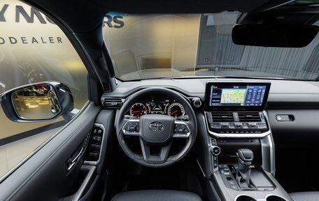 Toyota Land Cruiser, 2024 год, 12 100 000 рублей, 16 фотография