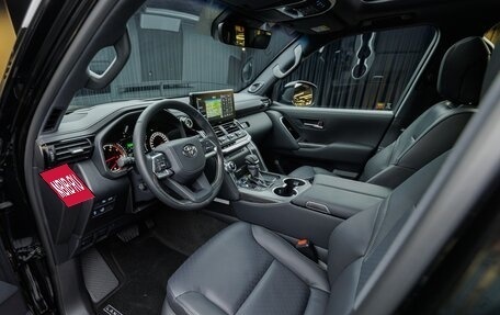 Toyota Land Cruiser, 2024 год, 12 100 000 рублей, 12 фотография