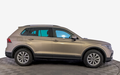Volkswagen Tiguan II, 2021 год, 3 050 000 рублей, 4 фотография