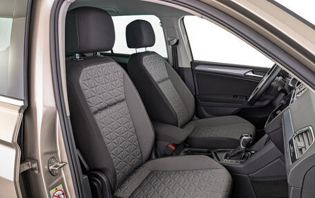 Volkswagen Tiguan II, 2021 год, 3 050 000 рублей, 24 фотография