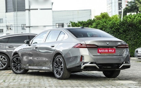 BMW 5 серия, 2025 год, 8 400 077 рублей, 2 фотография