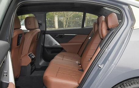 BMW 5 серия, 2025 год, 8 400 077 рублей, 29 фотография