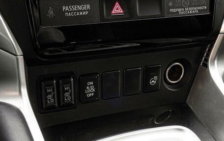 Mitsubishi Pajero Sport III рестайлинг, 2019 год, 3 050 000 рублей, 14 фотография