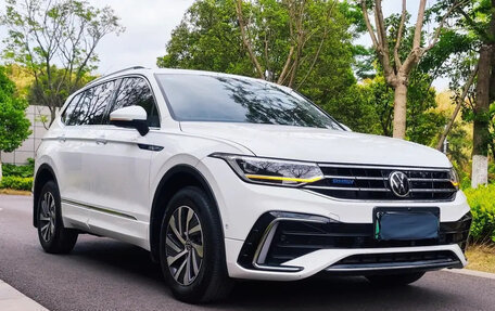 Volkswagen Tiguan II, 2023 год, 2 899 055 рублей, 3 фотография