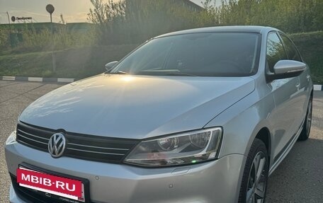 Volkswagen Jetta VI, 2012 год, 800 000 рублей, 3 фотография