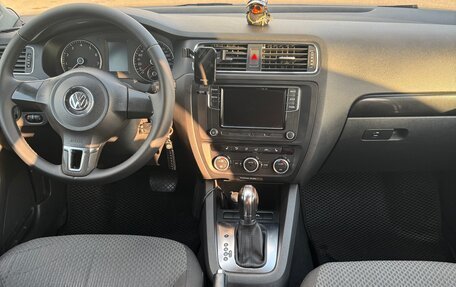 Volkswagen Jetta VI, 2012 год, 800 000 рублей, 6 фотография