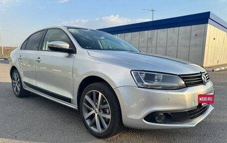 Volkswagen Jetta VI, 2012 год, 800 000 рублей, 5 фотография