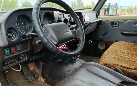 Toyota Land Cruiser 70, 1989 год, 1 100 000 рублей, 4 фотография