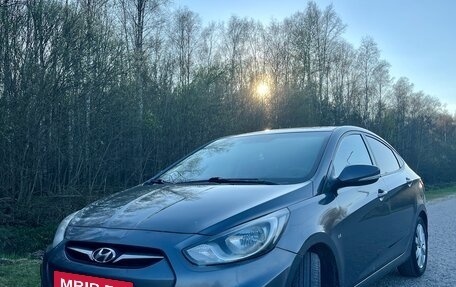 Hyundai Solaris II рестайлинг, 2012 год, 710 000 рублей, 21 фотография