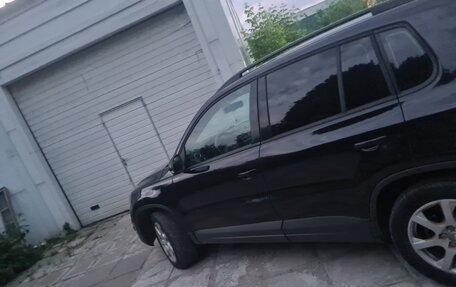 Volkswagen Tiguan I, 2010 год, 950 000 рублей, 2 фотография