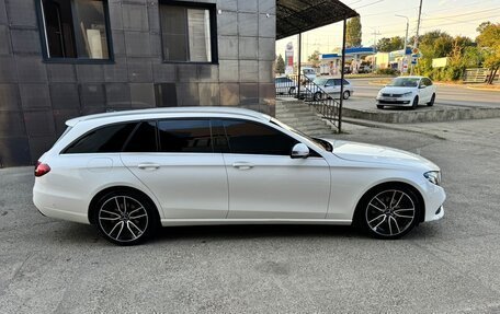 Mercedes-Benz E-Класс, 2019 год, 2 200 000 рублей, 4 фотография