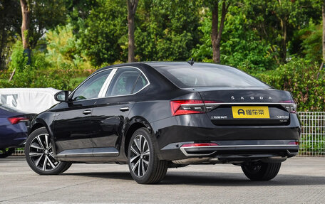 Skoda Superb III рестайлинг, 2025 год, 4 000 077 рублей, 3 фотография