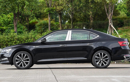 Skoda Superb III рестайлинг, 2025 год, 4 000 077 рублей, 4 фотография