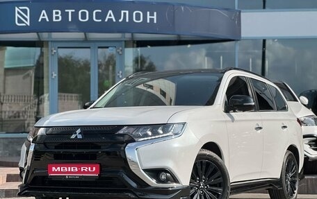 Mitsubishi Outlander III рестайлинг 3, 2022 год, 2 990 000 рублей, 1 фотография