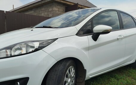 Ford Fiesta, 2015 год, 800 000 рублей, 3 фотография
