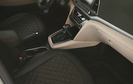 Hyundai Elantra VI рестайлинг, 2017 год, 1 300 000 рублей, 2 фотография