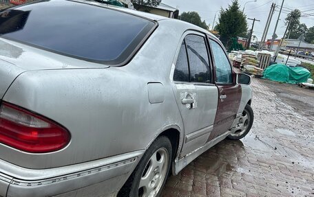 Mercedes-Benz E-Класс, 2000 год, 235 000 рублей, 7 фотография