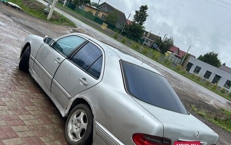 Mercedes-Benz E-Класс, 2000 год, 235 000 рублей, 3 фотография