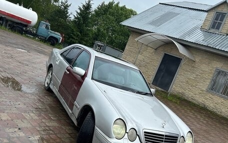 Mercedes-Benz E-Класс, 2000 год, 235 000 рублей, 8 фотография