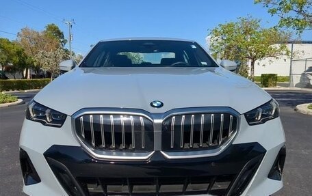 BMW 5 серия, 2025 год, 7 339 275 рублей, 2 фотография
