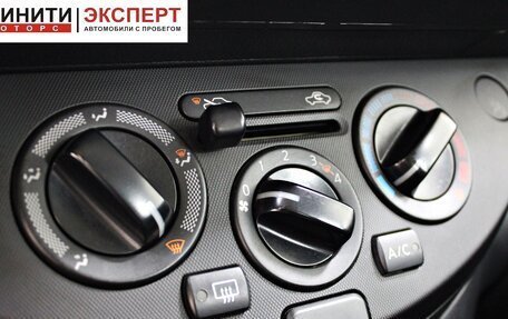 Nissan Note II рестайлинг, 2011 год, 699 900 рублей, 11 фотография