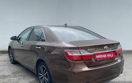 Toyota Camry, 2017 год, 2 450 000 рублей, 7 фотография