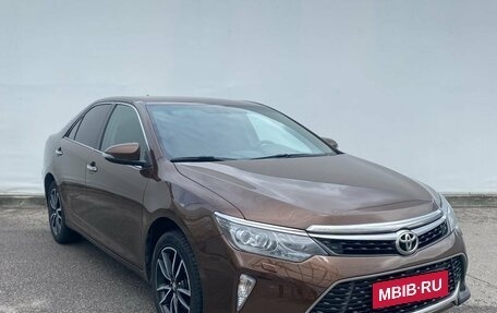 Toyota Camry, 2017 год, 2 450 000 рублей, 3 фотография