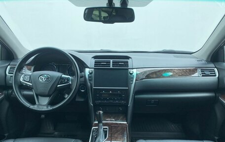Toyota Camry, 2017 год, 2 450 000 рублей, 15 фотография