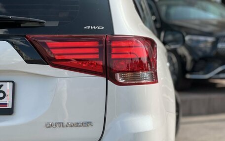 Mitsubishi Outlander III рестайлинг 3, 2022 год, 2 990 000 рублей, 7 фотография