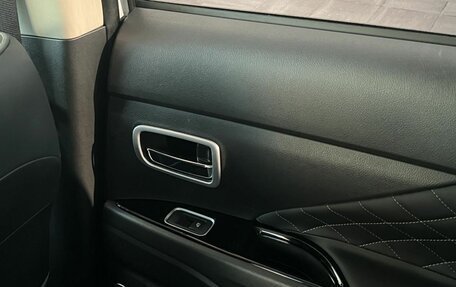Mitsubishi Outlander III рестайлинг 3, 2022 год, 2 990 000 рублей, 33 фотография