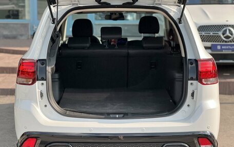 Mitsubishi Outlander III рестайлинг 3, 2022 год, 2 990 000 рублей, 36 фотография