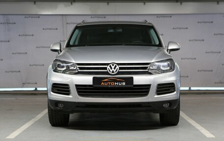 Volkswagen Touareg III, 2011 год, 1 790 000 рублей, 2 фотография