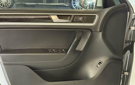 Volkswagen Touareg III, 2011 год, 1 790 000 рублей, 11 фотография