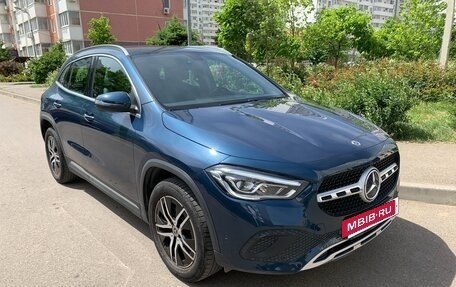 Mercedes-Benz GLA, 2020 год, 3 800 000 рублей, 2 фотография