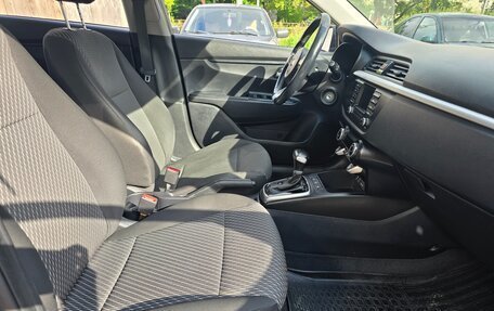 KIA Rio IV, 2018 год, 1 350 000 рублей, 9 фотография