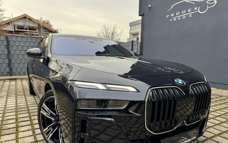 BMW 7 серия, 2022 год, 9 870 000 рублей, 1 фотография