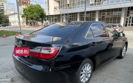 Toyota Camry, 2018 год, 2 270 000 рублей, 3 фотография
