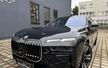 BMW 7 серия, 2022 год, 9 870 000 рублей, 3 фотография
