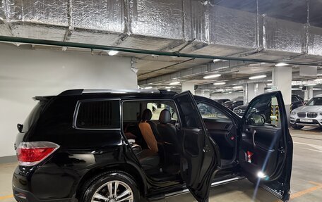 Toyota Highlander III, 2012 год, 1 890 000 рублей, 8 фотография