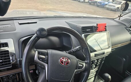Toyota Land Cruiser Prado 150 рестайлинг 2, 2021 год, 7 350 000 рублей, 6 фотография