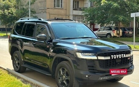 Toyota Land Cruiser, 2022 год, 11 000 000 рублей, 3 фотография
