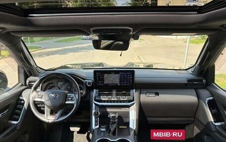 Toyota Land Cruiser, 2022 год, 11 000 000 рублей, 18 фотография