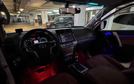 Toyota Land Cruiser Prado 150 рестайлинг 2, 2021 год, 6 477 777 рублей, 11 фотография
