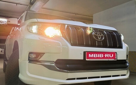 Toyota Land Cruiser Prado 150 рестайлинг 2, 2021 год, 6 477 777 рублей, 4 фотография