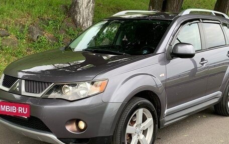 Mitsubishi Outlander III рестайлинг 3, 2008 год, 1 125 000 рублей, 10 фотография
