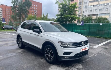 Volkswagen Tiguan II, 2019 год, 2 500 000 рублей, 3 фотография