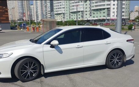 Toyota Camry, 2022 год, 3 950 000 рублей, 3 фотография