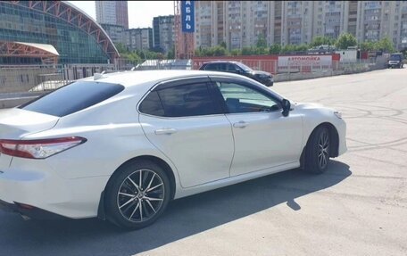 Toyota Camry, 2022 год, 3 950 000 рублей, 5 фотография