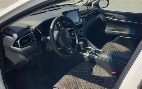 Toyota Camry, 2022 год, 3 950 000 рублей, 7 фотография