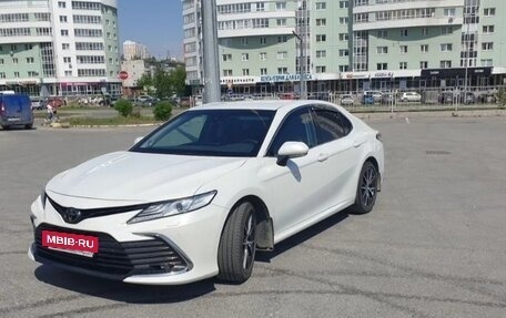 Toyota Camry, 2022 год, 3 950 000 рублей, 4 фотография